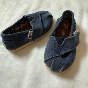TOMS Kids Navy Moccasins